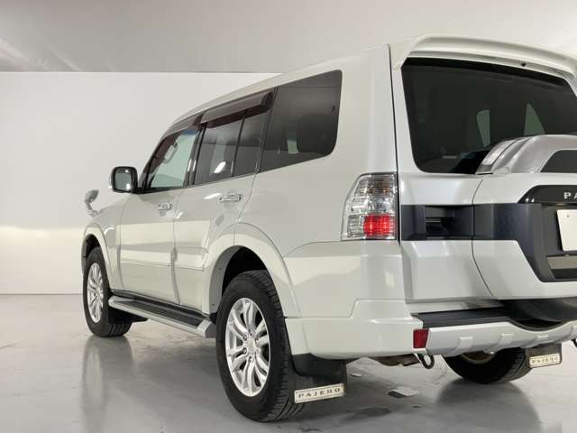 中古車でもスタンダードになりつつある【ボディーコーティング】当店自慢の専門スタッフによる異物除去・磨きと下地作りから施工する親水ガラスコーティングプランもご用意してます◎