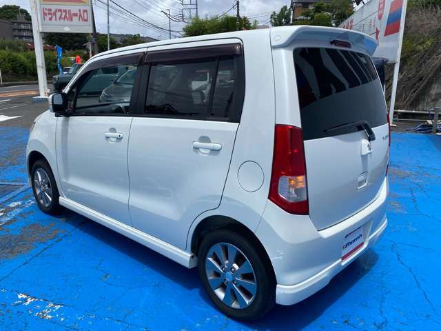 ユーザー買取車　1オーナー　特別仕様車　純正オーディオ　バックカメラ　CD　14インチ専用アルミ　HIDオートライト　エアロパーツ　本革巻きステアリング　スマートキー　プッシュスタート　オートエアコン