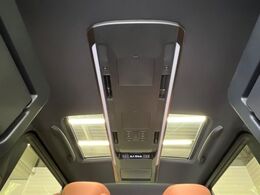 【ムーンルーフ】ムーンルーフ搭載で車内の解放感が一気にアップ！開放的なドライブをお楽しみいただけます。