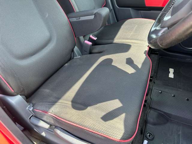シートも大きな汚れやダメージはございません。納車前に改めてクリーニングも可能となっております。