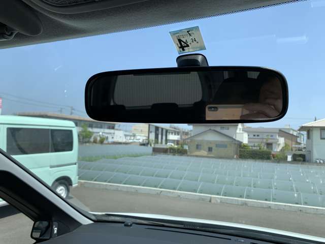 社外アルミヒールやローダウンサス・車高調・革調シートカバー・LEDヘッドライト・エアロパーツ・ナビ・バックカメラ・ETCなど社外パーツも販売・取り付け可能です。是非ご相談ください！