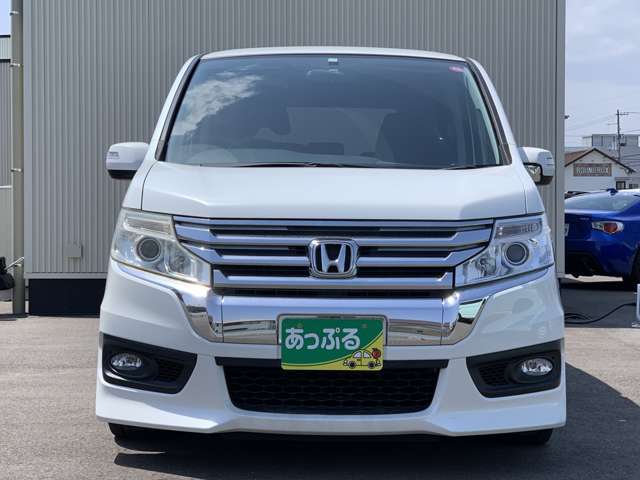 毎日全国の仕入れ先から厳選した車を仕入れております！プロの査定士の検査を受けた車を仕入れ、入庫後も社員が1台1台を走行チェックや状態確認・装備確認などを入念に行います。