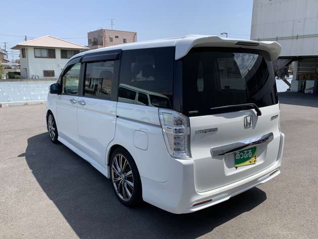お車で来られる際は松茂吉野線です。電車でこられる際は最寄り駅は板野駅です。駅にはスタッフがお迎えに上がりますので是非見に来てください！