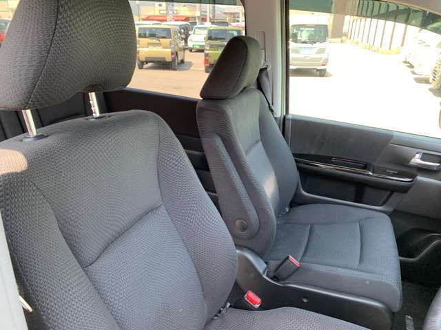 ルームクリーニングも隅々まで綺麗にしてお渡ししています。他店の車のクオリティと比較してください！！！