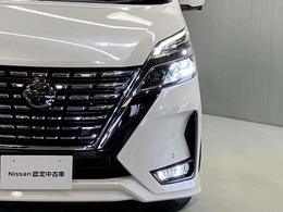 【LEDヘッドランプ＆LEDフォグランプ】ハロゲンヘッドランプの約2倍の明るさ！夜の運転も安心です！