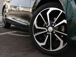 ☆令和2年11月登録車コペンセロS/1万K台ブリティッシュグリーンカラー入荷致しました♪切削デザイン16inchアルミと光沢のあるブリティッシュカラーとの相性が非常に良い数少ない後期セロSグレードとなります☆☆☆