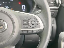 【アダプティブクルーズコントロール】高速道路での長距離走行が楽に！！自動で速度を保つクルーズコントロールが、衝突軽減システムと連携し、前方の車両を感知して車間を保つように速度調節してくれます！！