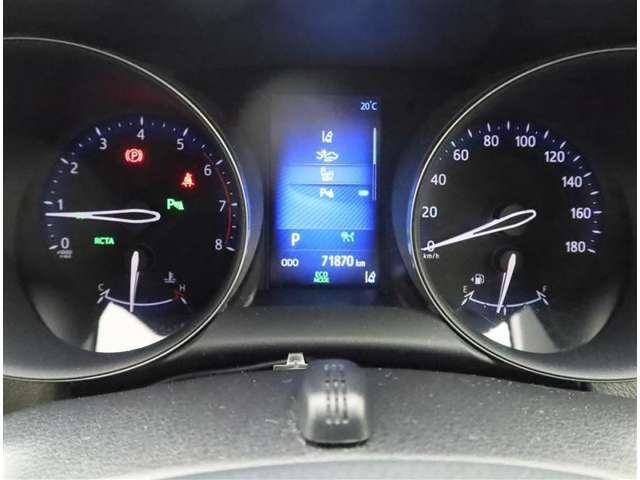 入庫時の走行距離です。店舗間等の移動により距離が増えている事もございますので、ご了承下さいませ。また、売約済みの場合もございますので、ご検討の際は、事前にお電話にて在庫状況をお確かめ下さいませ。
