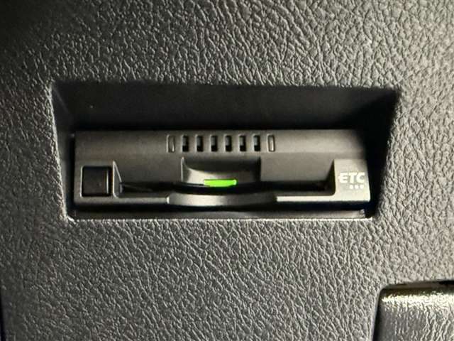 ETC車載器付きです。