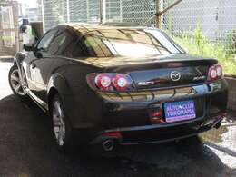 お客様の安心のカーライフを送れますように24時間のロードサービス付の最大404項目・最長15年まで延長可能な長期保証をご用意しております！故障修理の際はもちろん全国どこのディーラーでご対応可能です。