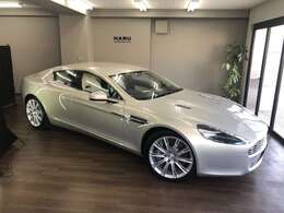 弊社は、室内保管に徹底的に拘っておりますので、展示中は勿論、アフター時の車検、点検時のお預かり時も室内保管でご安心をいただいております