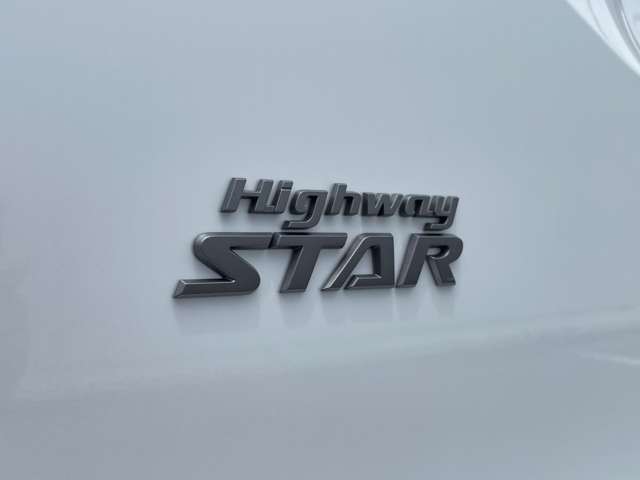 全国の系列ディーラーで受けられる新車メーカー保証がついています。一般保証　3年60,000km以内　特別保証　5年100,000km以内
