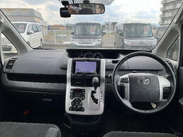 欲しいナビ機能はありますか？携帯連動、Bluetooth、DVD視聴、走行中のテレビ視聴などなどご要望にお応えします！！