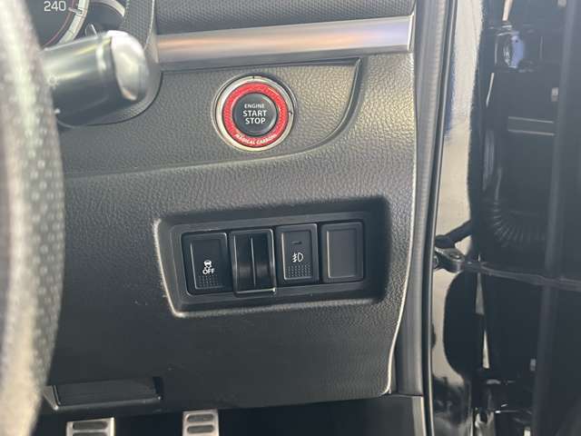 6速MT！純正ディスチャージランプ装着車 スマートキー SDナビ 地デジTV CD DVD USB  ステアリングリモコン トランクスポイラー 純正21インチアルミ 走行5万km台！ フルオートエアコン