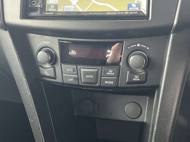 6速MT！純正ディスチャージランプ装着車 スマートキー SDナビ 地デジTV CD DVD USB  ステアリングリモコン トランクスポイラー 純正21インチアルミ 走行5万km台！ フルオートエアコン