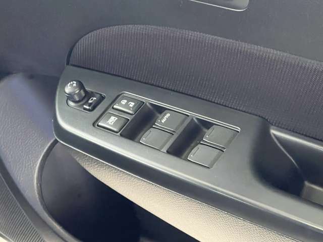 6速MT！純正ディスチャージランプ装着車 スマートキー SDナビ 地デジTV CD DVD USB  ステアリングリモコン トランクスポイラー 純正21インチアルミ 走行5万km台！ フルオートエアコン