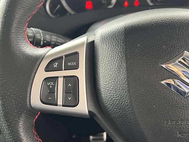 6速MT！純正ディスチャージランプ装着車 スマートキー SDナビ 地デジTV CD DVD USB  ステアリングリモコン トランクスポイラー 純正21インチアルミ 走行5万km台！ フルオートエアコン