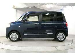 両側パワースライドドア付きだから、狭い駐車スペースなどでの 乗り降りラクラク！小さなお子さまのいるご家庭には嬉しい装備。