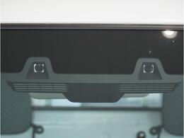 【デュアルカメラブレーキサポート】2つのカメラが前方の歩行者やクルマを検知し、衝突事故時の被害を軽減します。