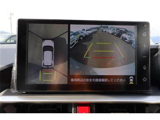 全周囲モニター付で、車庫入れも駐車もラクラクです。