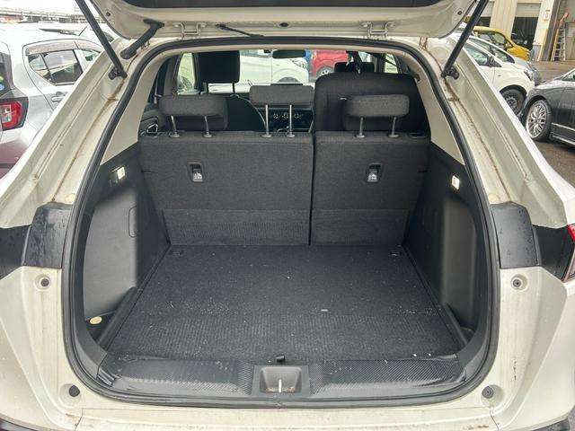 支払総額は、『店頭納車に関わる際の全ての費用』です。県外（市外・遠い地域の方）のお客様には、県外登録費用、陸送費など別途費用がかかりますのでお気軽にお問い合わせ下さい。