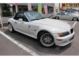 車検たっぷり！令和8年8月！試乗はいつでもできます！外装も内装も美車！素敵な左ハンドル！古いZ3がカッコイイ！程度の良さは自慢です！アクセス多数！大人気！お買い得！限定1台です！