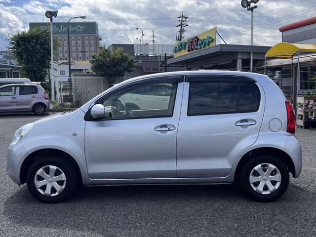 【探します】　万一店頭にご希望の車種が無い場合もご安心下さい。　自社のネットワークでお気に入りの1台をお探し致します。