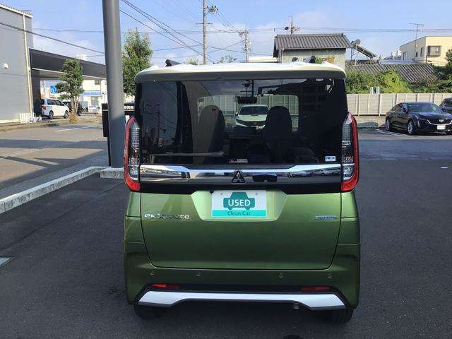 展示場裏側にも駐車スペースがございます。ショールーム前の駐車スペースが満車の際は、ご利用ください。