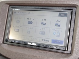 ナビゲーションはパイオニアHDDナビ（AVIC-HRZ900）を装着しております。AM、FM、CD、DVD再生、ワンセグTV、音楽録音再生がご使用いただけます。初めて訪れた場所でも安心ですね！