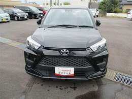 おひとり、恋人、ご友人、ご家族など、少人数でも大人数でもお出かけが楽しめます。この車で楽しいドライビングライフを送りましょう♪