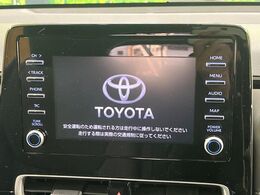 【純正ナビ】人気の純正ナビを装備しております。ナビの使いやすさはもちろん、オーディオ機能も充実！キャンプや旅行はもちろん、通勤や買い物など普段のドライブも楽しくなるはず♪