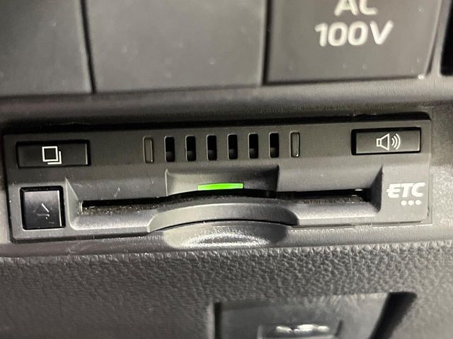 【ETC】高速道路の料金所をストレスなく通過！話題のスポットやサービスエリアに多い「スマートIC」利用時は必須のアイテムです。当店でセットアップを実施、ご納車当日からすぐにご利用いただけます！
