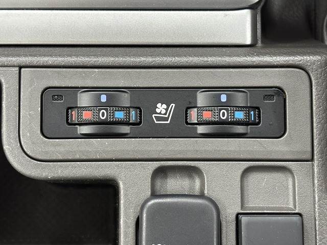 【シートベンチレーション】シートが暖かくなったり涼しくなります。暑い季節や寒い季節にうれしい装備です！