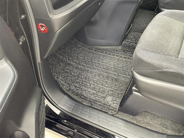 店頭在庫以外にも全国約4万台※の在庫から、ぴったりな1台をご提案します！※2023年10月現在の在庫台数です。売約済の可能性があります。