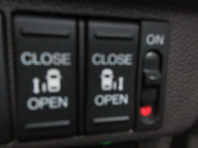 展示場には160台の展示車がございます！なかにはネットには掲載されてない、掲載前などのお買い得車なども多数ございます。まずはお店にご来店頂きましてお店やスタッフなどの雰囲気もご覧ください！