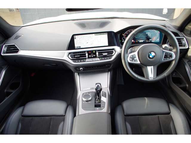 LIBERALAは、輸入車選びの新たなスタイルを提案するインポート・セレクト・ブランドです。オーナー様となる方がクルマから直接感じる感性を第一にした、最良の一台との出会いをコーディネートいたします。