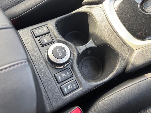 ご成約頂いたお車は全車保証付で納車後も安心！有料オプションで長期保証をお選びいただくことも可能です。