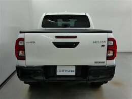 この背中に、頼もしさと美しさを両立。あなたのカーライフを支えます。