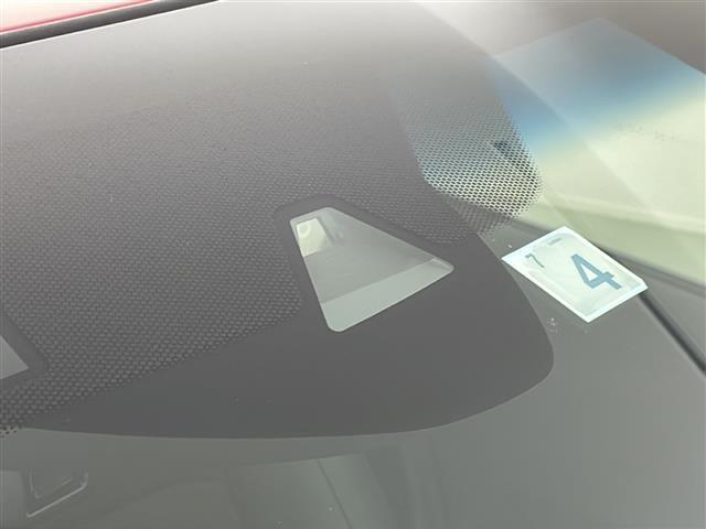 【　ドライブレコーダー　】運転中の記録を残します。事故などを起こした起こされた時の証拠を残します。