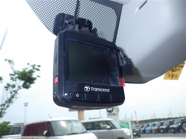【ドライブレコーダー】映像・音声などの運転中の記録を残します。事故などを起こした起こされた時の証拠になりえますので、もしも時でも安心ですね。