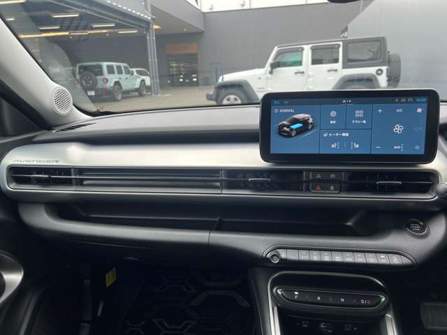 車両品質評価書について。こちらの車両は入荷したばかりのため、第三者機関による検査がまだ完了しておりません。特に人気車種の場合は、評価書完成を待たずにご成約をいただくこともございます。予めご了承ください