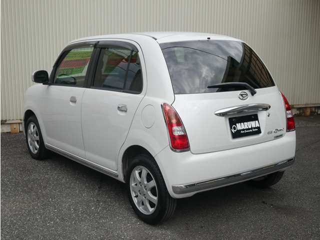 当店の車輌は第三者機関に依頼し査定をしております。実走行・修復歴無車であることを証明しております。