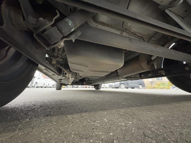 当店の目の前に「東中学校入り口」というバス停がございます。駅からは少し距離がございますので、電車でお越しの際はバスをご利用頂くとスムーズです。