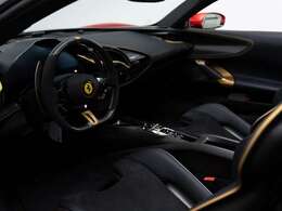 内装はNeroを選択されております。