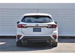 水平対向エンジンと左右対称のパワートレーンで構成された独自のシステム、SUBARUのオールラウンドな走りの愉しさを支えています。