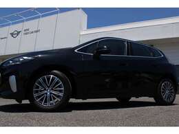 全国の正規ディーラーにて、対応可能な認定中古車保証付となります。アフターメンテナンスもお近くの正規ディーラーにて可能となりますので、ご安心してお選びいただけます。