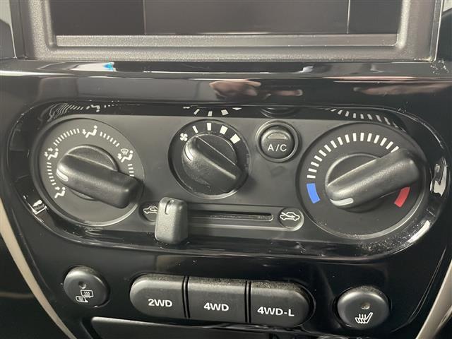 気になる車はすぐにお問い合わせください！画面右側の0066から始まる無料ダイヤルからお問い合わせ下さい！専門スタッフがお車のご質問にお答えいたします！