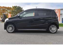 【修理・アフターサービス】保証なしのお車や、保証期間を過ぎてしまった場合の故障でも、中古部品や、リビルト再生部品などを使用し、できるだけお安く修理させて頂きます！事故や故障の際のレッカー移動もOK！