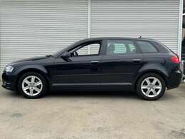 「アウディに乗ったら、気分アゲアゲ”アゲディ”」オシャレなのに重くない。スッと決まって笑顔も出ちゃう。テンション上がりすぎ注意！