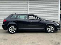 「アウディに乗ったら、気分アゲアゲ”アゲディ”」オシャレなのに重くない。スッと決まって笑顔も出ちゃう。テンション上がりすぎ注意！